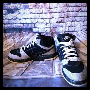 Nike shoes with cheetha print detail